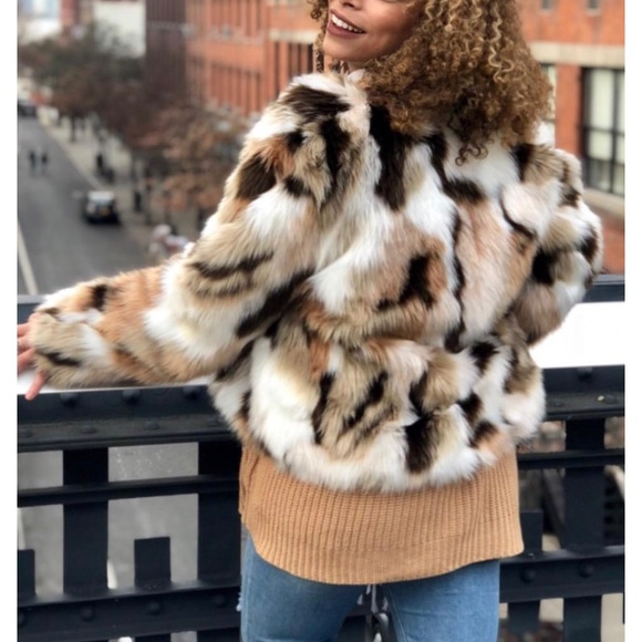 Chic Faux Fur Coat - Picture 4 of 5